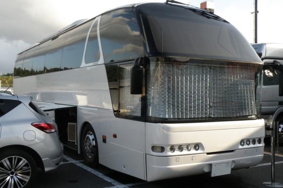 バスコンバージョンのキャンピングカー