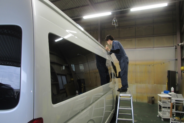 キャンピングカーの状態・状況に応じた徹底した下地処理